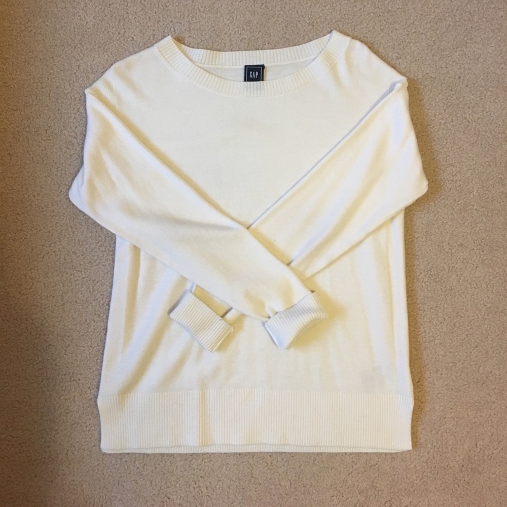 Gap sweater